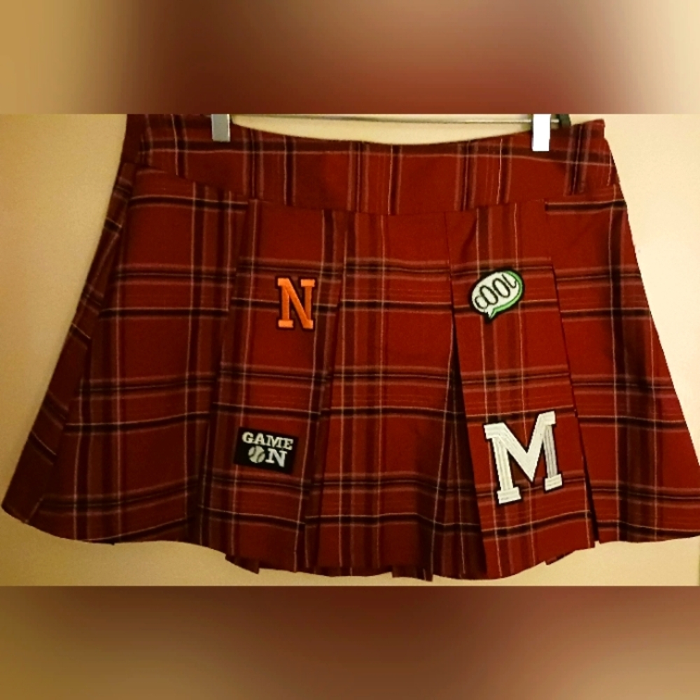 Super cute pleated mini skirt Sz XL nwt